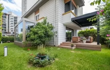 Antalya Lara'da satılık lüks villa