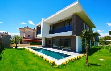  Antalya Döşemealtı'nda satılık geniş özel villa