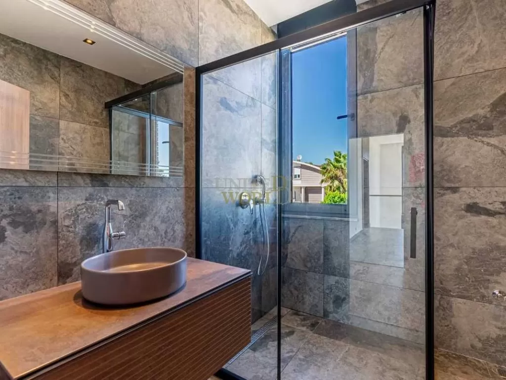 discover_the_ultimate_in_villa_luxury_(9).jpeg