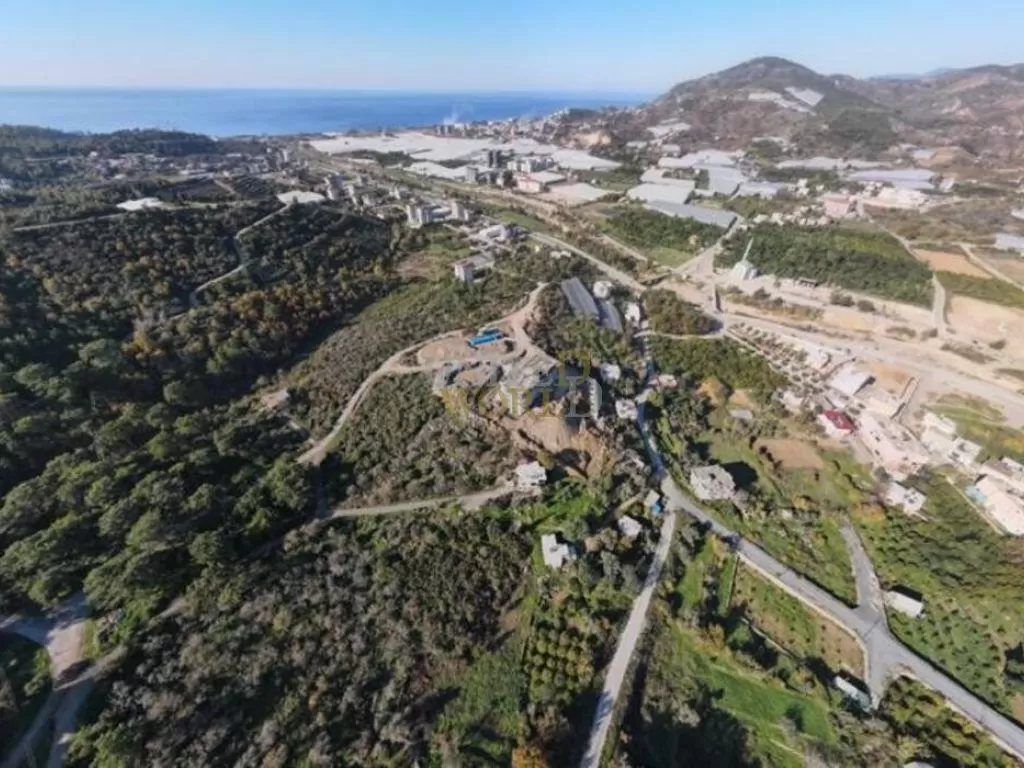 land_in_alanya_for_sale_-_by_the_sea_and_main_street_(7).jpg