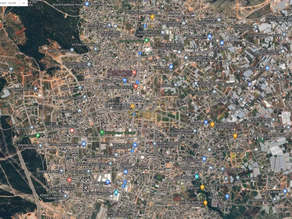 Antalya'da ana caddeye yakın satılık arsa
