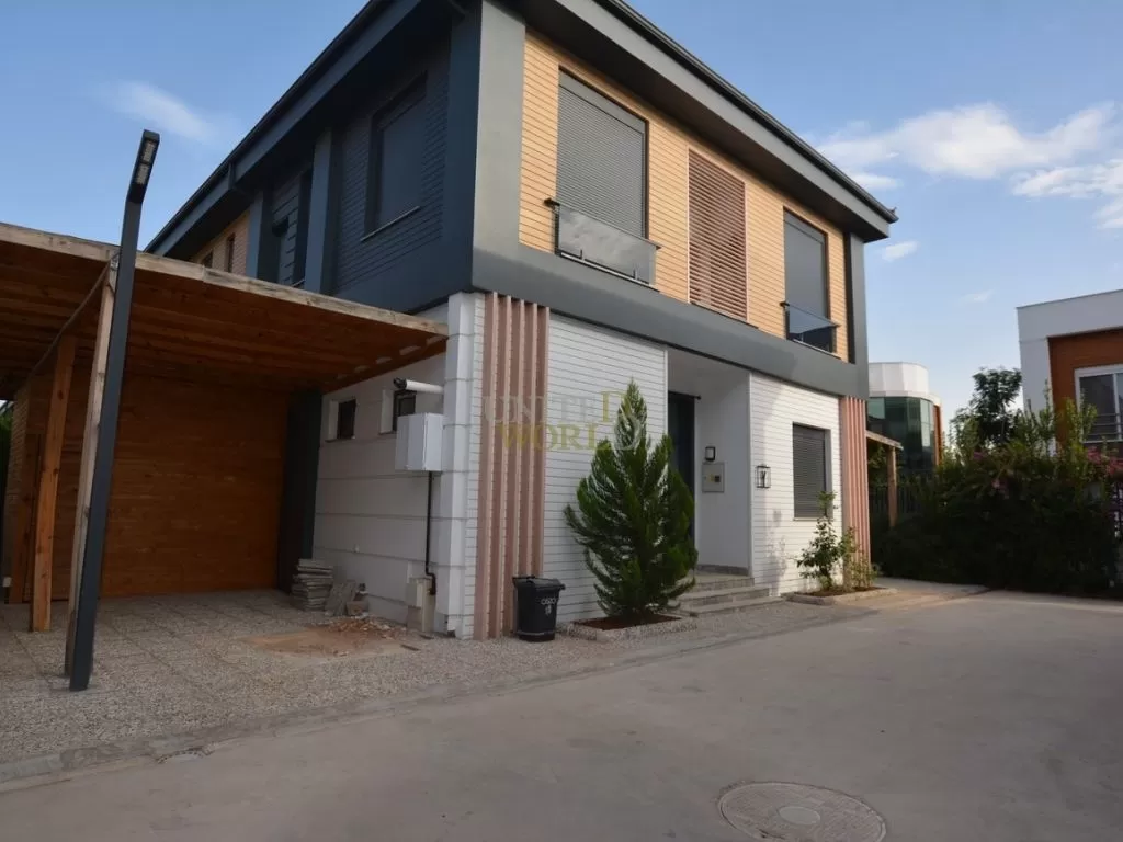 Antalya'da vatandaşlığa uygun modern villa