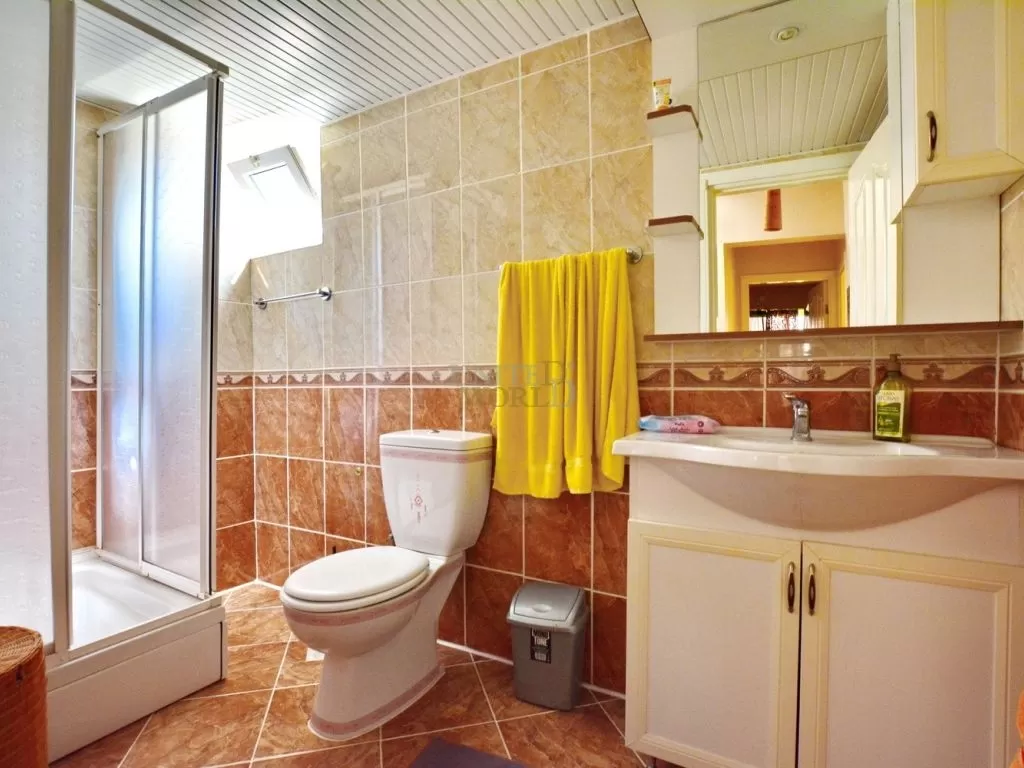 villa_in_kemer_for_sale_with_amazing_view_(4).jpg