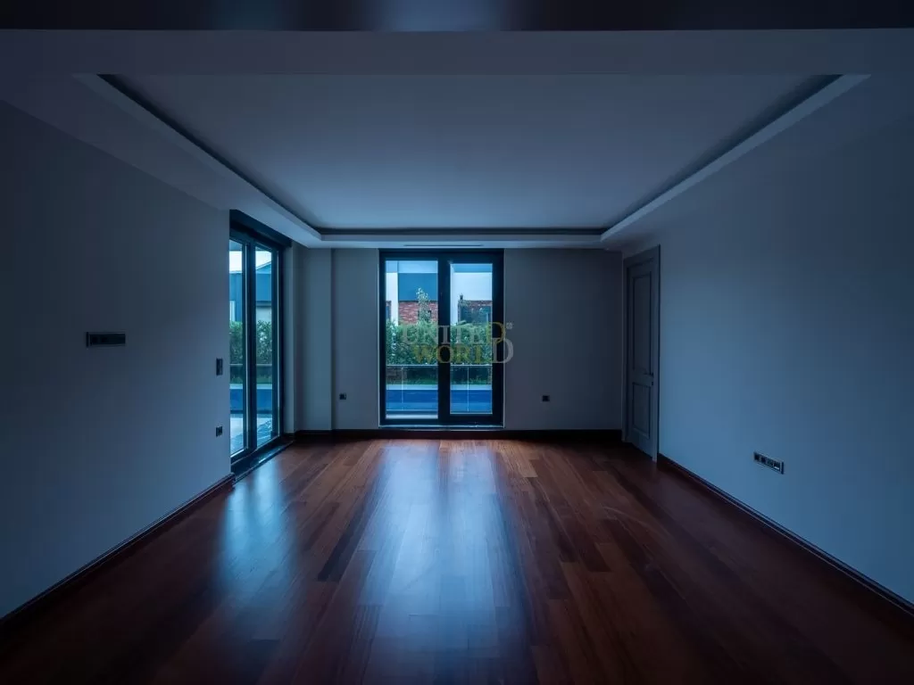 8-bedroom_triplex_villa_in_antalya_suitable_for_citizenship_(19).jpg