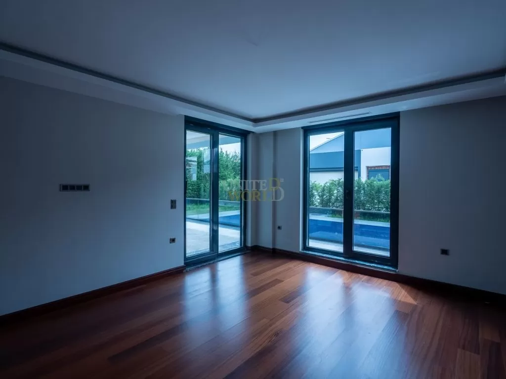 8-bedroom_triplex_villa_in_antalya_suitable_for_citizenship_(20).jpg