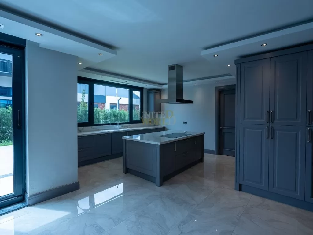 8-bedroom_triplex_villa_in_antalya_suitable_for_citizenship_(23).jpg