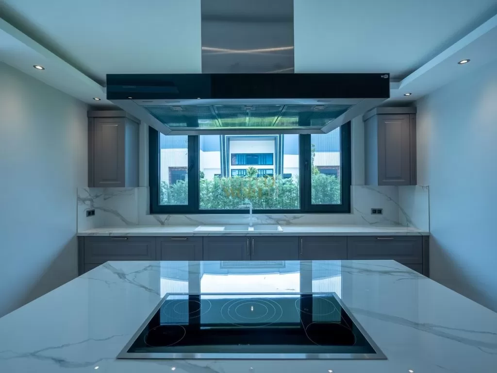 8-bedroom_triplex_villa_in_antalya_suitable_for_citizenship_(30).jpg