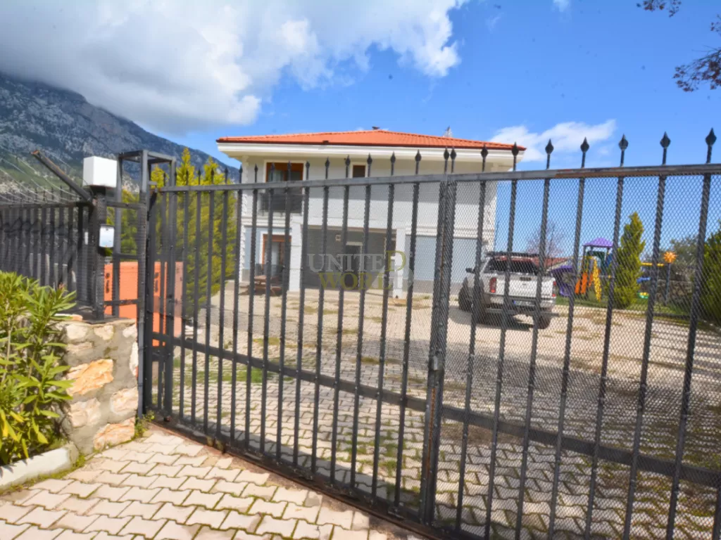 luxury_villa_for_sale_in_kemer_with_open_views_and_complete_privacy__(3).png