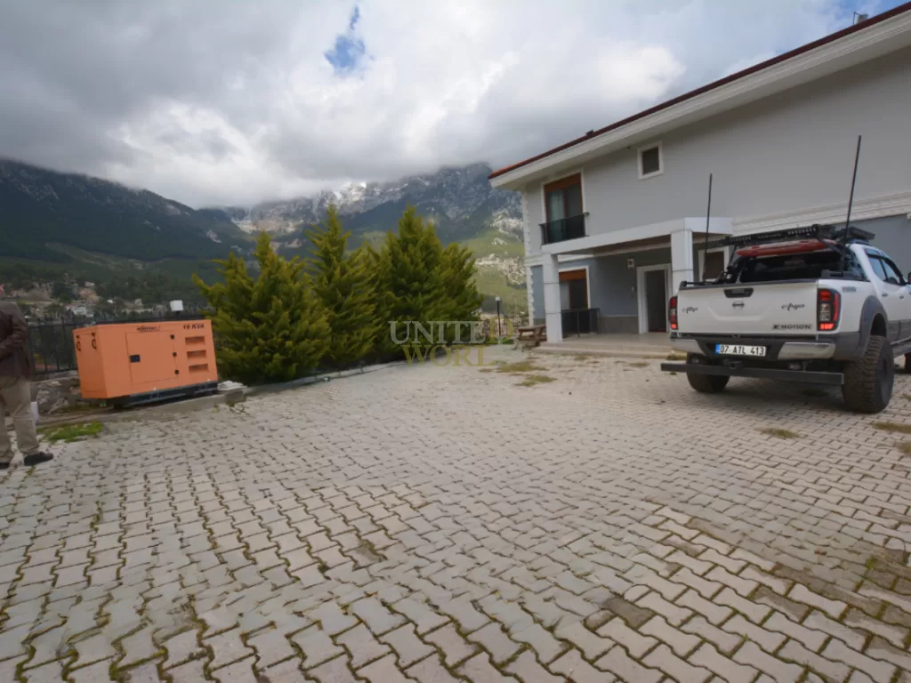 luxury_villa_for_sale_in_kemer_with_open_views_and_complete_privacy__(8).png